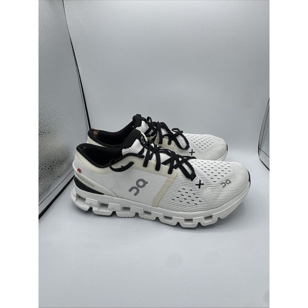 Size 9.5 - ON Cloud X White Black W